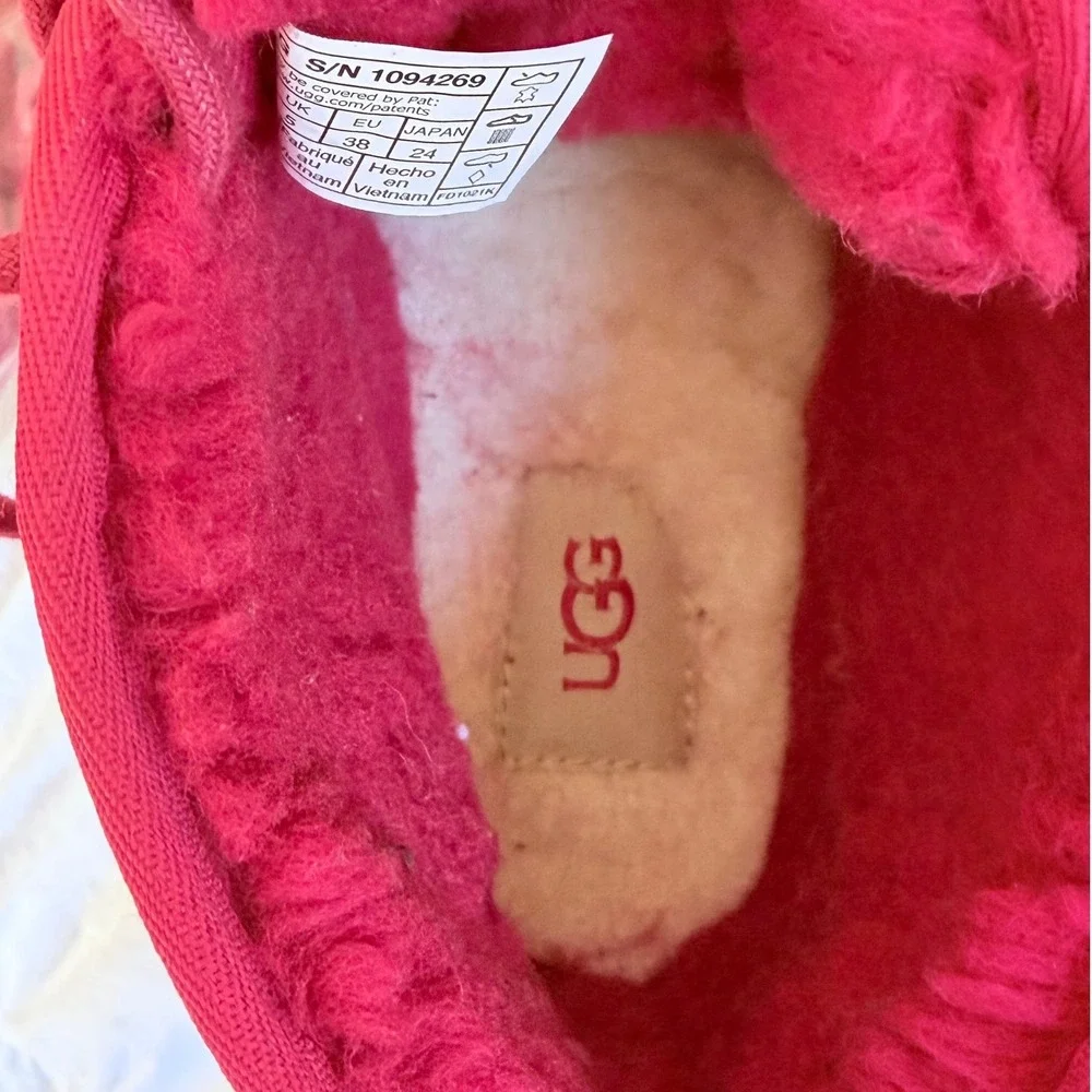 UGG Neumel‎ Boot Womens 7 Red Suede Lace Up Chukka Sheepskin Lined 1094269